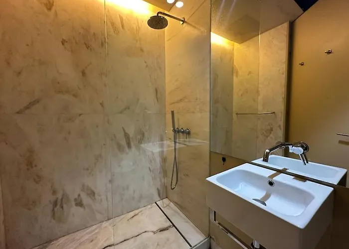 Nearby Timeout * Lisboa